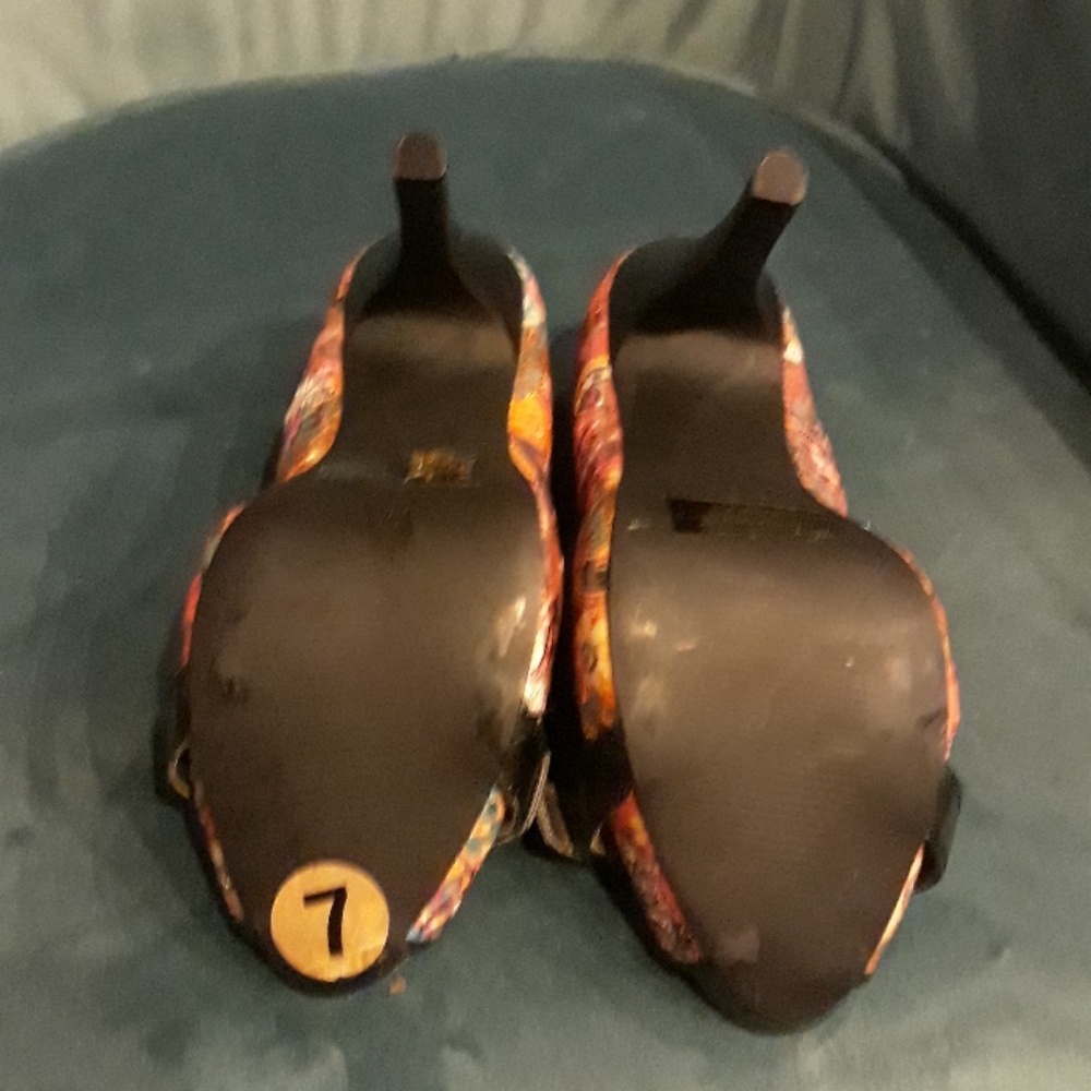 Shoes - Picture 2 of 2